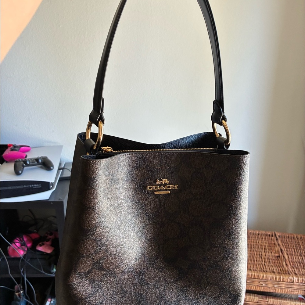 Coach Signature Canvas Brown Town Bucket Bag